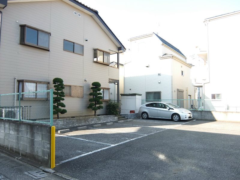 栄ハウス 駐車場