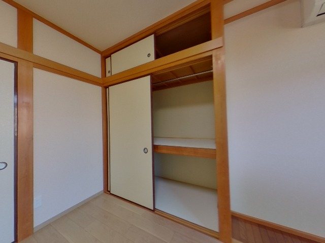 栄ハウス 洋室6帖収納