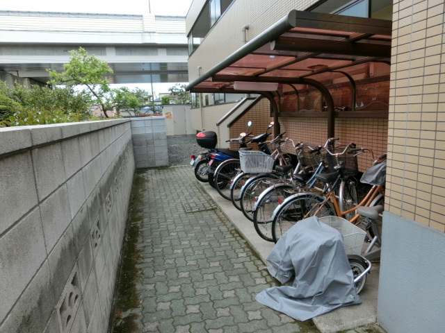 エクセル平柳 駐輪場