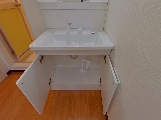 あさかハイツ 洗面所下収納