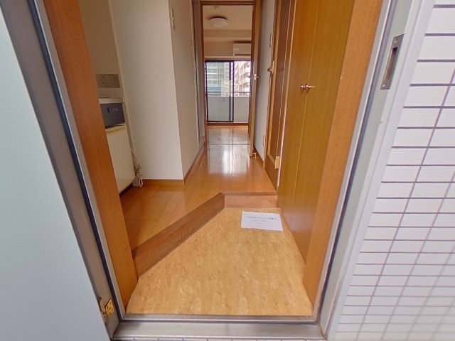 ラ・トゥール川口 玄関