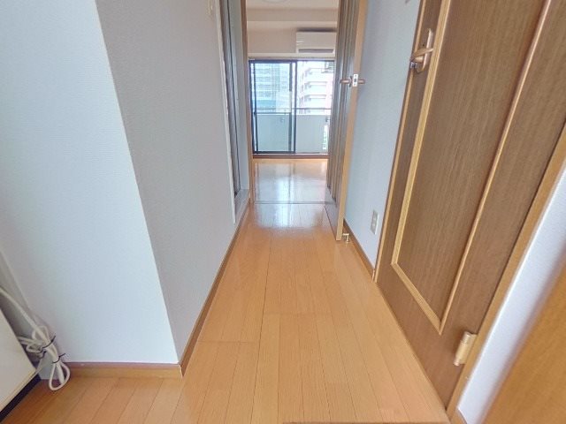 ラ・トゥール川口 廊下